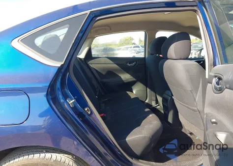 2017 Nissan Sentra S z USA, uszkodzony, nr VIN 3N1AB7AP1HY334545